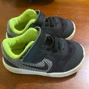 Toddler Nike sneakers